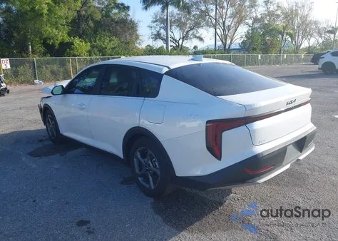 2025 Kia K4 Lxs из США, поврежденный, VIN 3KPFT4DE1SE006012